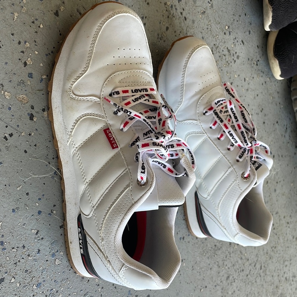 Levi’s Size 9, used like new
